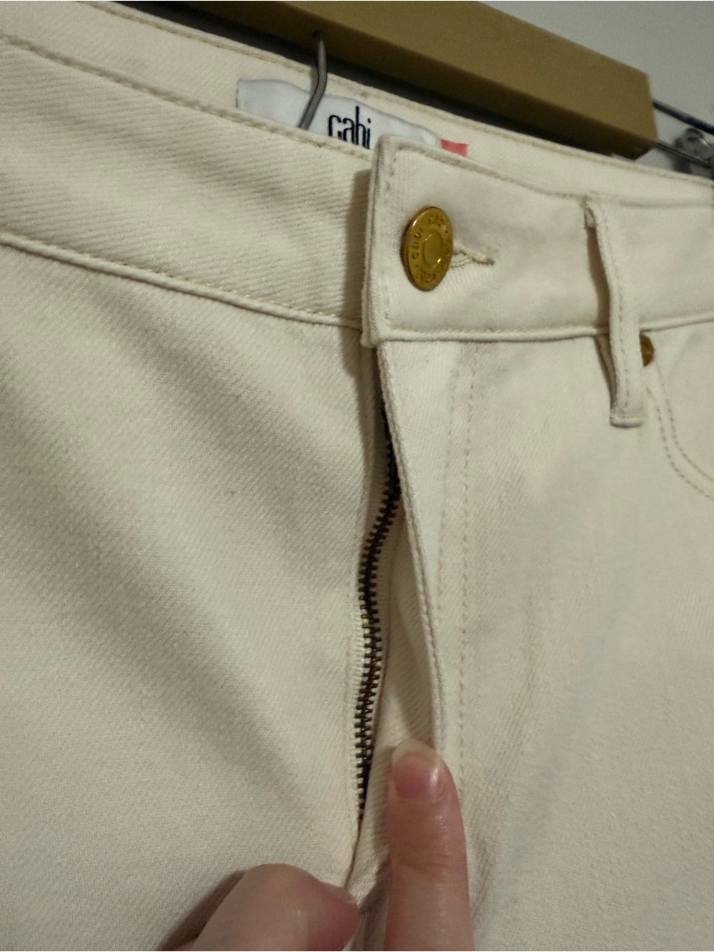 CAbi Ivory Soho Straight Leg Jeans Size 6 #6701 Coastal Classic Neutral - Picture 4 of 9
